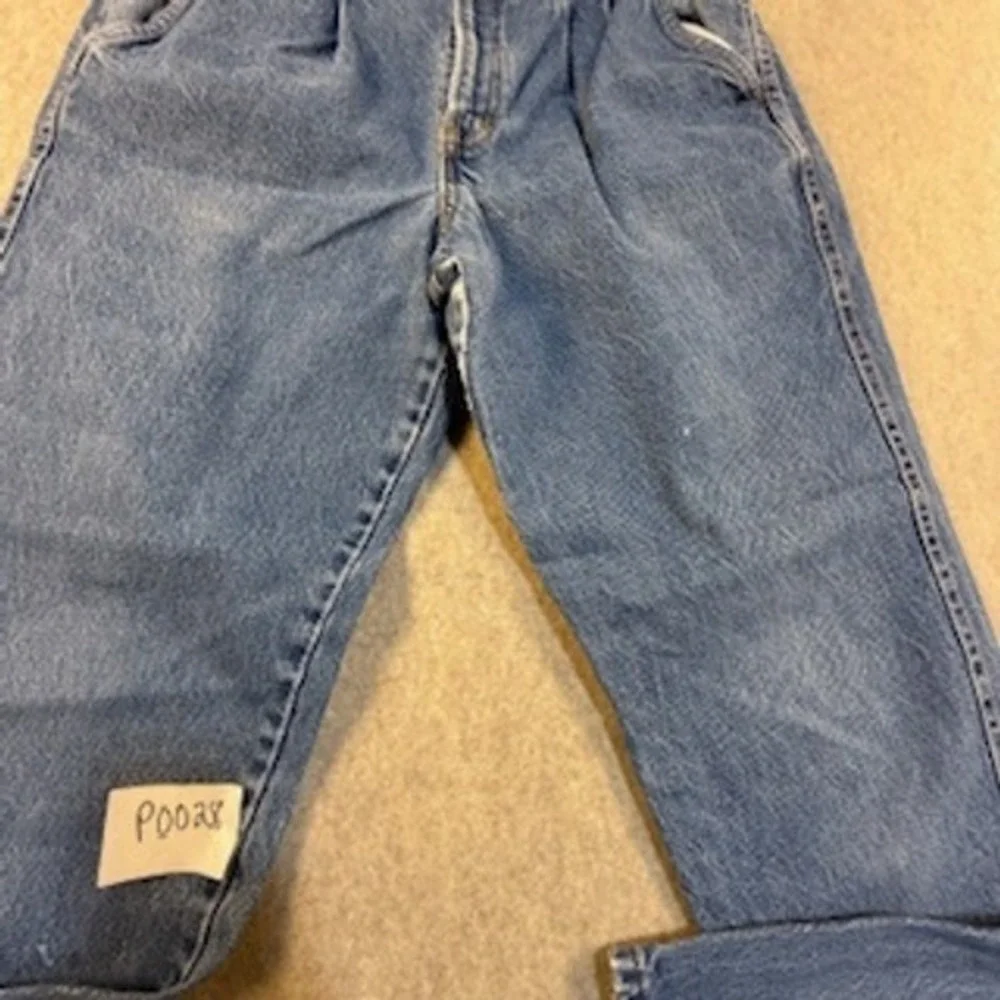 Vintage Chic High Waist Pleated Mom Jeans Medium Wash Tapered Leg Made in USA 10